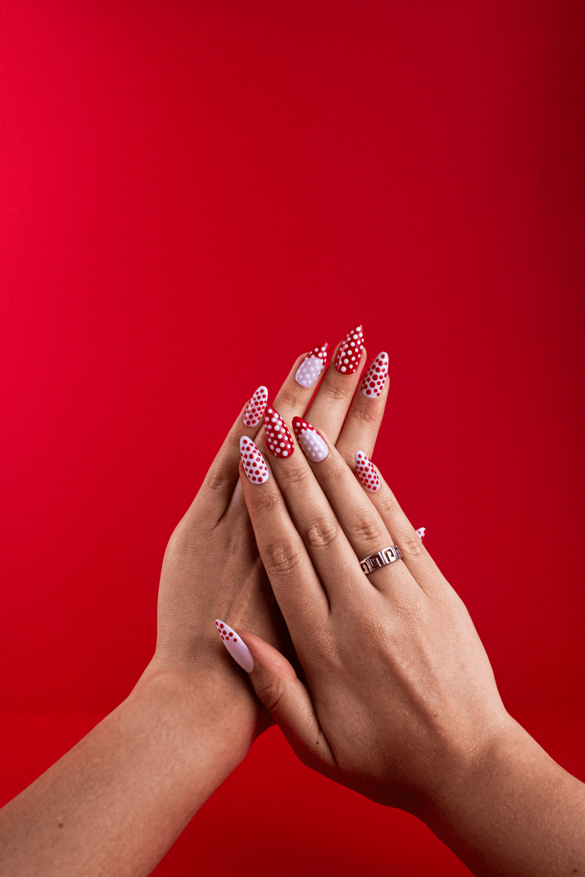 Playful pink and red press on nails valentine style